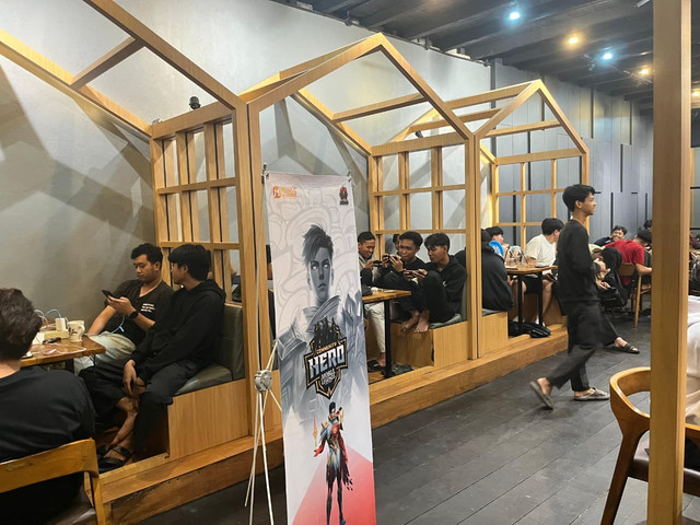 Turnamen Mobile Legends bertemakan 'Starlight Yve' yang berlangsung di Weng Coffee Siantan, Pontianak pada Jumat malam, 3 Oktober 2025. Foto: Dok. Hi!Pontianak
