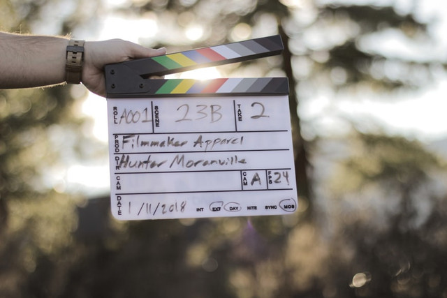 Ilustrasi Cara Beli Tiket Jakarta Film Week 2025,Foto:Unsplash/Hunter Moranville
