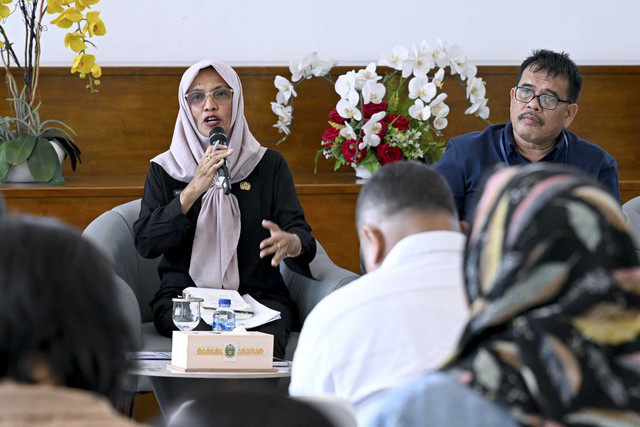 Sekretaris Dinas Perhubungan Sumut, Rochani Litiloly saat Konferensi Pers terkait Kendaraan Over Dimension Over Load (ODOL) di Anjungan Dekranasda Sumut, lantai 1 Kantor Gubernur Sumut, Jalan Diponegoro No. 30, Medan, Jumat (3/10/2025). Foto: Dok. Istimewa