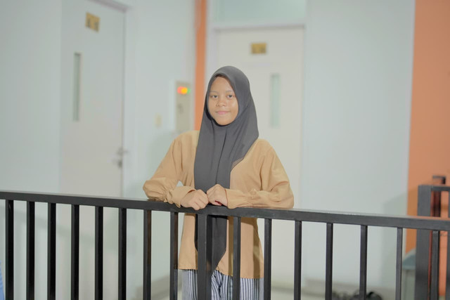 Nabila Sagina (16), salah satu murid Sekolah Rakyat Terintegrasi (SRT) 9 Banjarbaru, Kalimantan Selatan. Foto: Dok. Kemensos