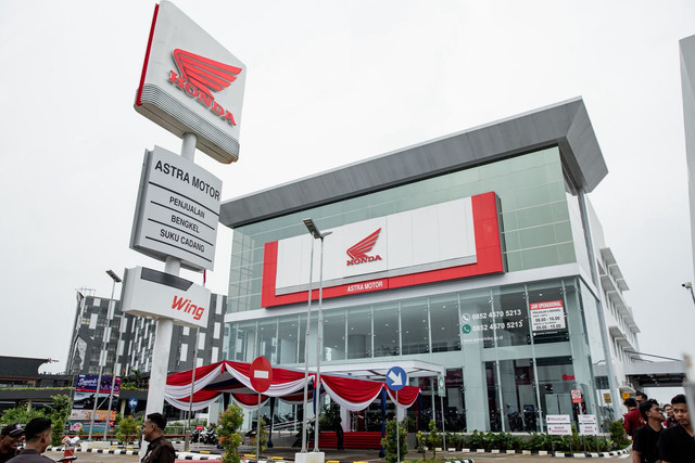 Gedung Main Dealer baru Astra Motor Kalimantan Barat yang berlokasi di Jl. Arteri Supadio, Kabupaten Kubu Raya, Kalimantan Barat. Foto: Dok. Asmo Kalbar