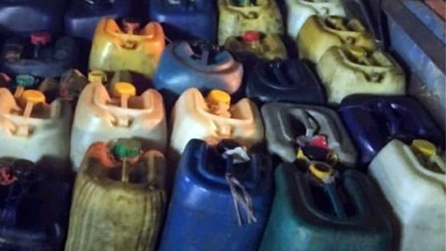 Jeriken berisi BBM subsidi jenis solar yang disita oleh Polresta Manado. (foto: dokumen polresta manado)