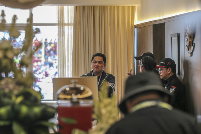 Menteri Pemuda dan Olahraga Erick Thohir menghadiri gelaran MotoGP Indonesia 2025 yang berlangsung di Sirkuit Mandalika, Kabupaten Lombok Tengah, Nusa Tenggara Barat (NTB) pada Minggu, (5/10/2025). Foto: Aditia Noviansyah/kumparan