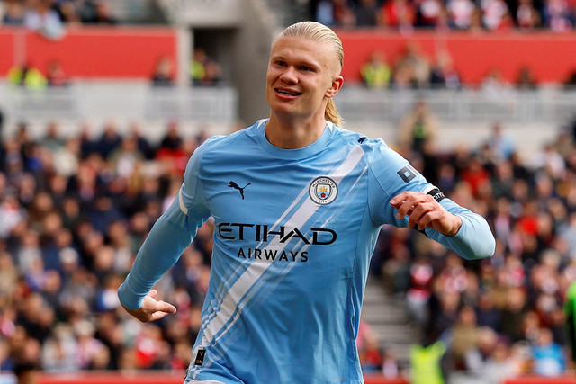 Selebrasi pemain Manchester City Erling Haaland usai mencetak gol. Foto: Andrew Couldridge/REUTERS