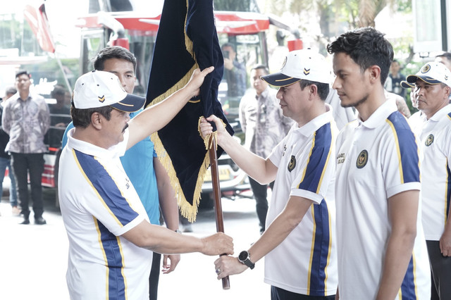 Menteri Imigrasi dan Pemasyarakatan Melepas Kontingen Kemenimipas ke PORNAS XVII KORPRI