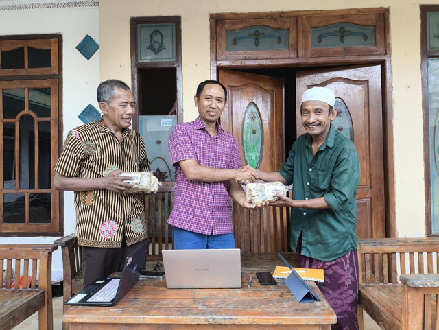Kegiatan PKM Bersama Mitra UMKM "Al-Karomah"