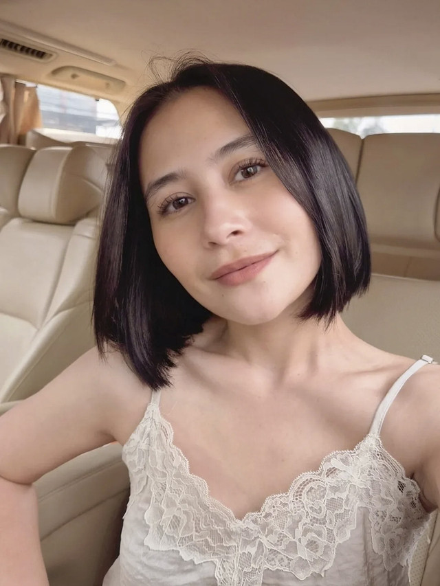 Penampilan Prilly Latuconsina dengan rambut pendek. Foto: Instagram/ @prillylatuconsina96