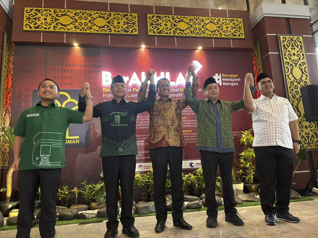 Kubu Mardiono dan kubu Agus Suparmanto kembali bersatu usai polemik dualisme PPP. Foto: Abid Raihan/kumparan