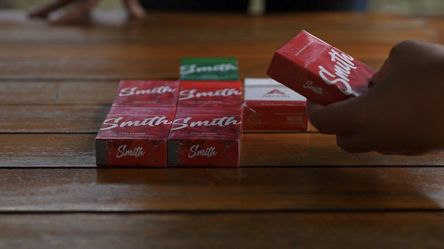 Salah satu merek rokok ilegal yang laris di pasaran. Foto: Faiz Zulfikar/kumparan