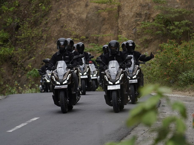 Touring di Lombok, NTB bersama Honda ADV 160 RoadSync, Sabtu (4/10/2025). Foto: Dok. Astra Honda Motor