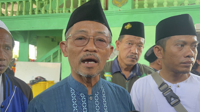 Ketua Alumni Pusat Al Khoziny, Zainal Abidin saat di Ponpes Al-Khoziny, Kecamatan Buduran, Sidoarjo, Selasa (7/10/2025). Foto: Farusma Okta Verdian/kumparan
