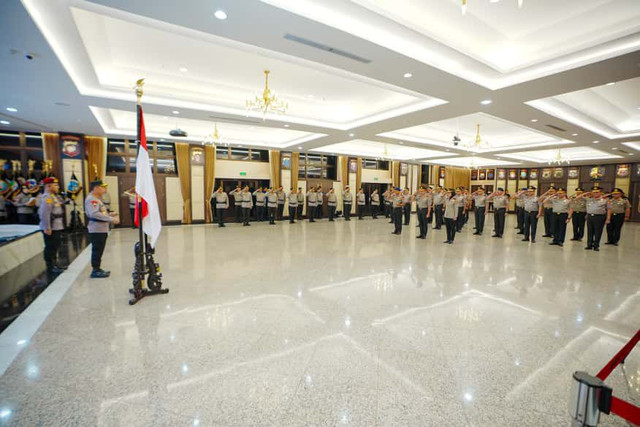 Upacara kenaikan pangkat Polri di Rupatama Mabes Polri, Jakarta Selatan, Senin (6/10/2025) malam. Foto: Dok. Humas Mabes Polri