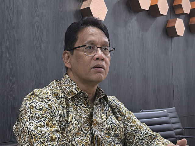 Menteri Keuangan Purbaya Yudhi Sadewa di kantornya, Selasa (7/10/2025). Foto: Ave Airiza Gunanto/kumparan