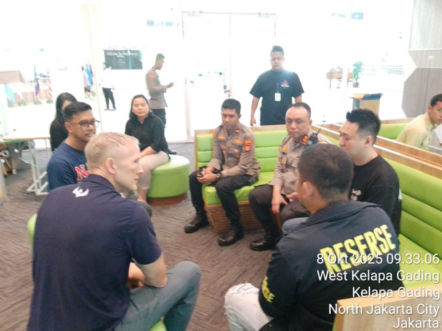 Pengecekan ke sekolah North Jakarta Intercultural School di Kelapa Gading yang menerima ancaman bom. Foto: Dok. Istimewa