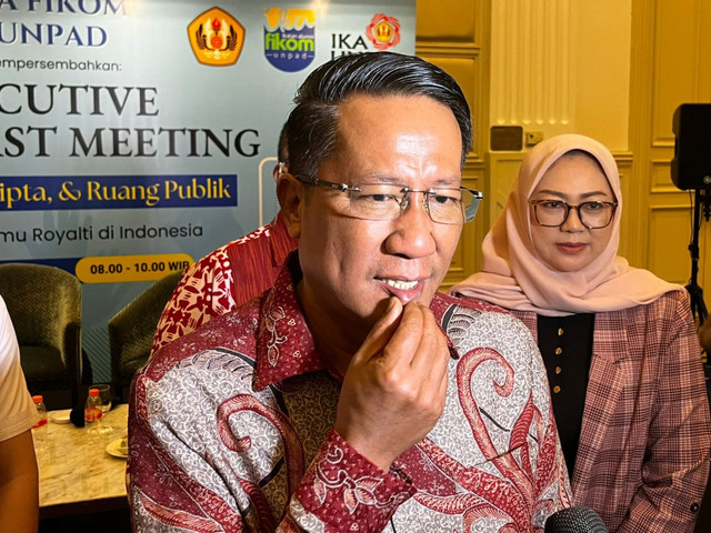 Menteri Hukum Supratman Andi Agtas saat Diwawancarai di Hotel Tribrata, Jakarta Selatan, Rabu (8/10/2025). Foto: Rayyan Farhansyah/kumparan