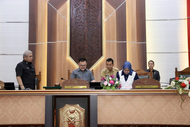 Rapat paripurna yang digelar DPRD Kalbar. Foto: Dok. DPRD Kalbar
