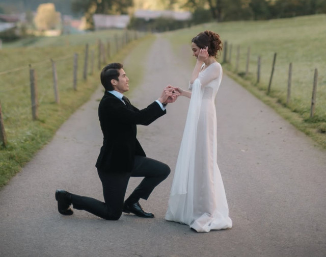 Lamaran Syifa Hadju dan El Rumi. Foto: Instagram @syifahadju