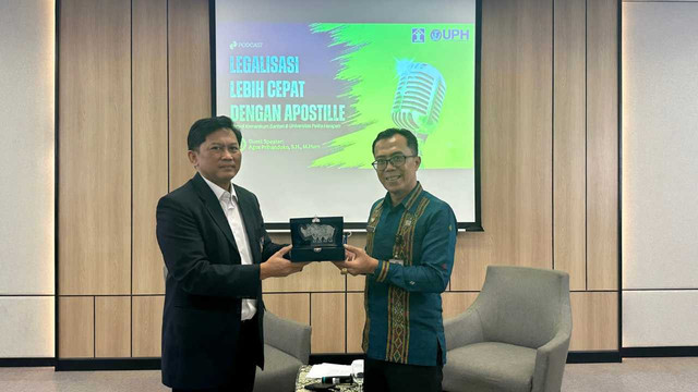 Fakultas Hukum (FH) Universitas Pelita Harapan (UPH) bersama Kemenkum Kantor Wilayah (Kanwil) Banten mengadakan podcast bertajuk “Legalisasi Lebih Cepat dengan Apostille” pada 22 September 2025 di Kampus UPH Lippo Village, Tangerang.