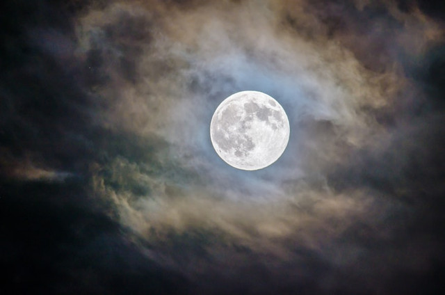 Ilustrasi apa itu supermoon?. Foto: Unsplash/ Ganapathy Kumar