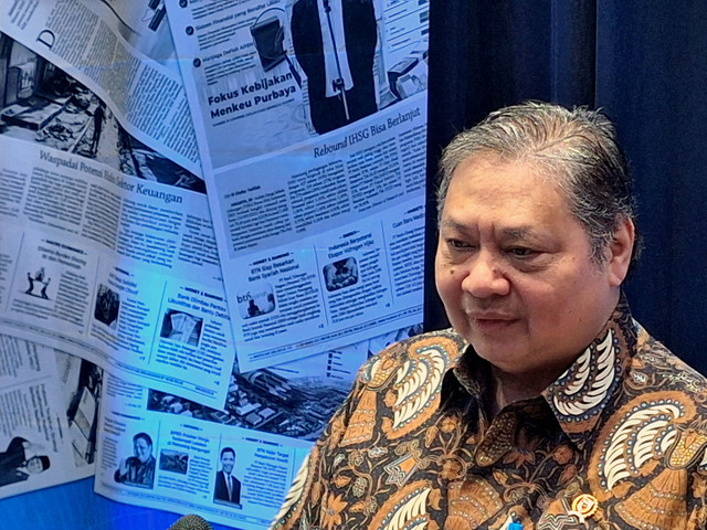 Menko bidang Perekonomian Airlangga Hartarto ditemui di JCC, Jakarta Pusat usai Investor Daily Summit 2025 pada Kamis (9/10/2025). Foto: Argya D. Maheswara/kumparan 