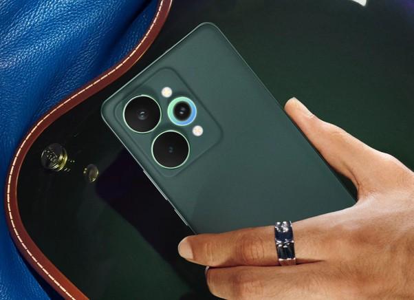 Ilustrasi harga Realme 15 Pro. Foto: realme