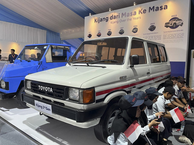 Toyota Kijang gen 3 yang pertama kali diekspor ke Brunei Darussalam. Foto: Fitra Andrianto/kumparan