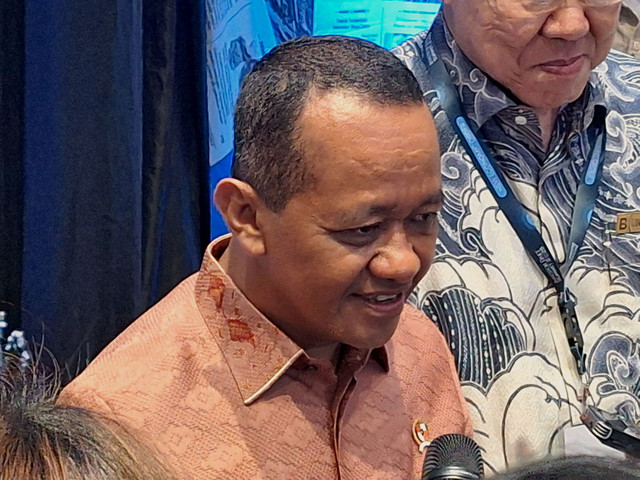 Menteri ESDM Bahlil Lahadalia hadir dalam acara Investor Daily Summit 2025 di JCC, Jakarta Pusat pada Kamis (9/10/2025). Foto: Argya D. Maheswara/kumparan