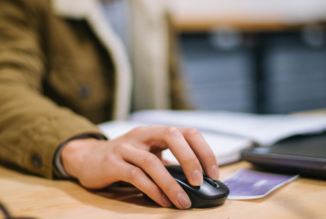 Ilustrasi mouse silent click terbaik. Foto: Unsplash