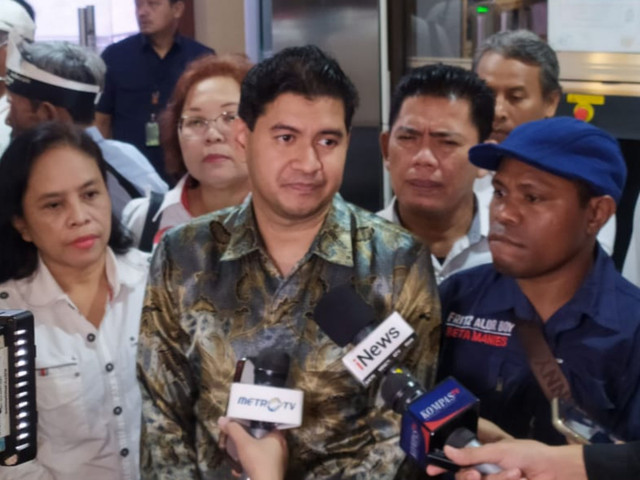 Kuasa Hukum Silfester Matutina, Lechumanan tiba di Bareskrim Polri pada Kamis (9/10/2025). Foto: Rachmadi Rasyad/kumparan