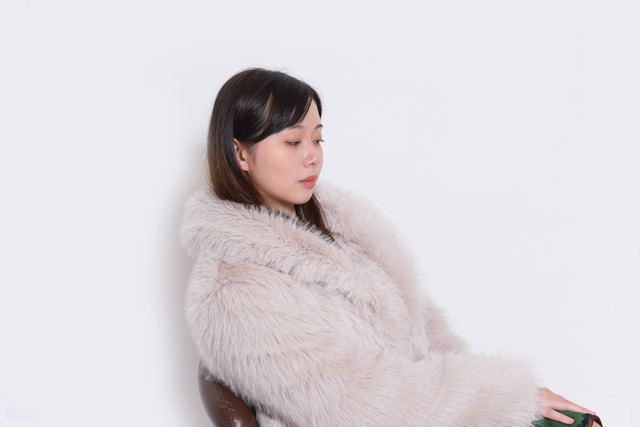 Ilustrasi item fashion dari bulu hewan. Foto: Apollofoto/Shutterstock