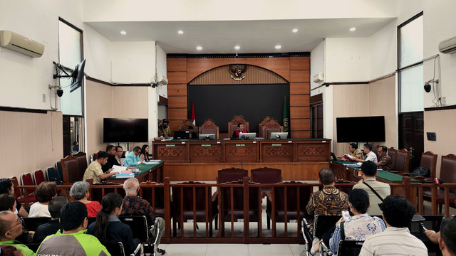 Sidang lanjutan gugatan praperadilan eks Mendikbudristek Nadiem Makarim di Pengadilan Negeri Jakarta Selatan, Jumat (10/10/2025). Foto: Jonathan Devin/kumparan