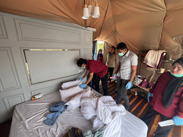 Pengantin baru bernama Gilang Kurniawan (28 tahun) dan Cindy Desta Nanda (28) ditemukan tak sadarkan diri saat glamping di Kabupaten Solok, Sumatera Barat (Sumbar), Kamis (9/10). Foto: Dok. Polsek Lembah Gumanti