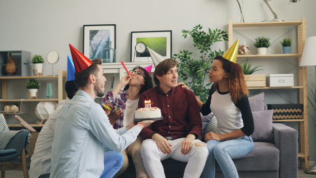Ilustrasi ulang tahun. Foto: Unsplash
