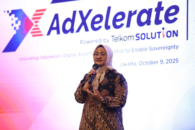 Direktur Utama Telkom Indonesia Dian Siswarini saat memberikan sambutan pada acara AdXelerate Executive Connect yang berlangsung di Jakarta pada Kamis (9/10). Foto: dok. Telkom