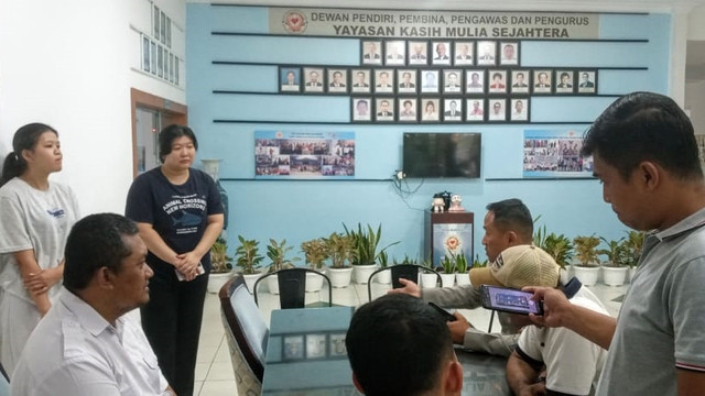 Polsek Bogor Utara saat mendatangi lokasi panti. Foto: Polsek Bogor Utara