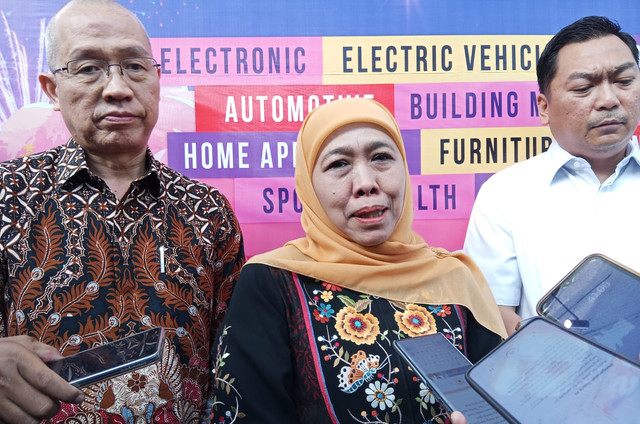 Gubernur Jatim Khofifah Indar Parawansa (tengah). Foto: Masruroh/Basra