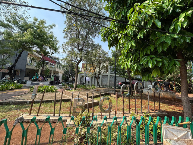 Suasana di Taman Joglo di Kompleks DKI Joglo, Jakarta Barat pada Sabtu pagi (11/10). Foto: Amira/kumparan