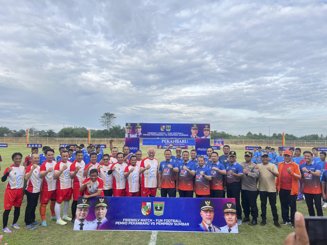 Wali Kota Pekanbaru Agung Nugroho, meresmikan stadion mini Gelora Hangtuah yang berlokasi di Jalan Palembang, Kecamatan Kulim Jumat, (12/9/2025). Foto: Dok. Istimewa