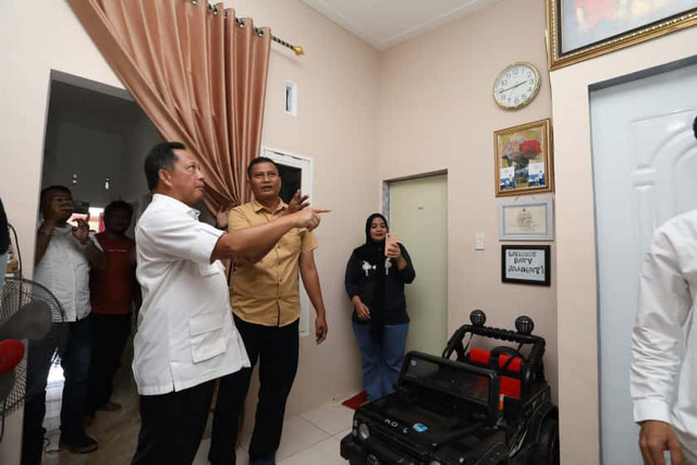 Mendagri Tito Karnavian dan Menteri PKP Maruarar Sirait tinjau perumahan bagi masyarakat berpenghasilan rendah (MBR) di Kota Binjai dan Kabupaten Deli Serdang. Foto: Dok. Kemendagri