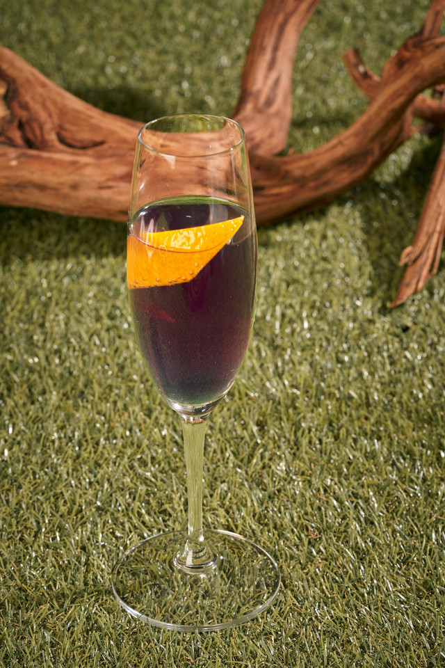 Afternoon Tea Soirée di Park Hyatt Jakarta berkolaborasi dengan rumah mode mewah Alexander McQueen dan Jeumpa. Foto: Park Hyatt Jakarta