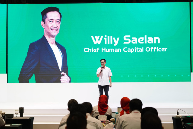 Direktur Human Capital Management Telkom, Willy Saelan, menjelaskan program magang Telkom untuk para fresh graduate. Foto: dok. Telkom