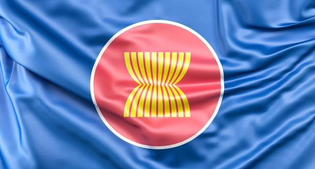 Bendera ASEAN yang melambangkan persatuan dan stabilitas kawasan Asia Tenggara (sumber: https://www.freepik.com/) 