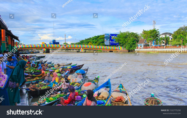 Pasar Terapung Banjarmasin Kalimantan Selatan