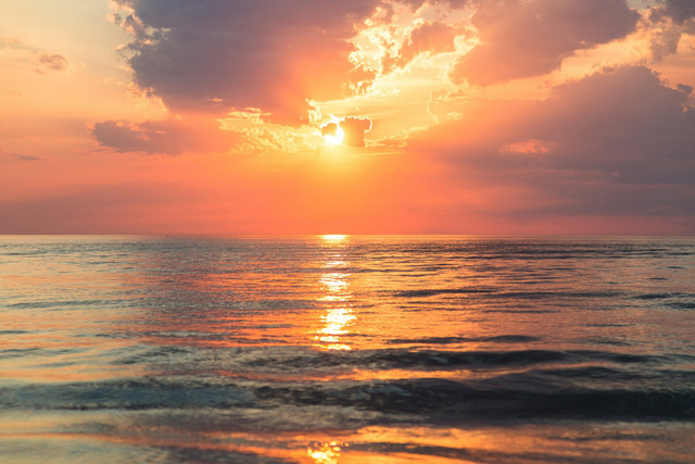 Ilustrasi senja. Foto: Unsplash