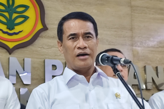 Menteri Pertanian (Mentan) Amran Sulaiman di Kantor Kementan, Jakarta, Senin (13/10/2025). Foto: Widya Islamiati/kumparan