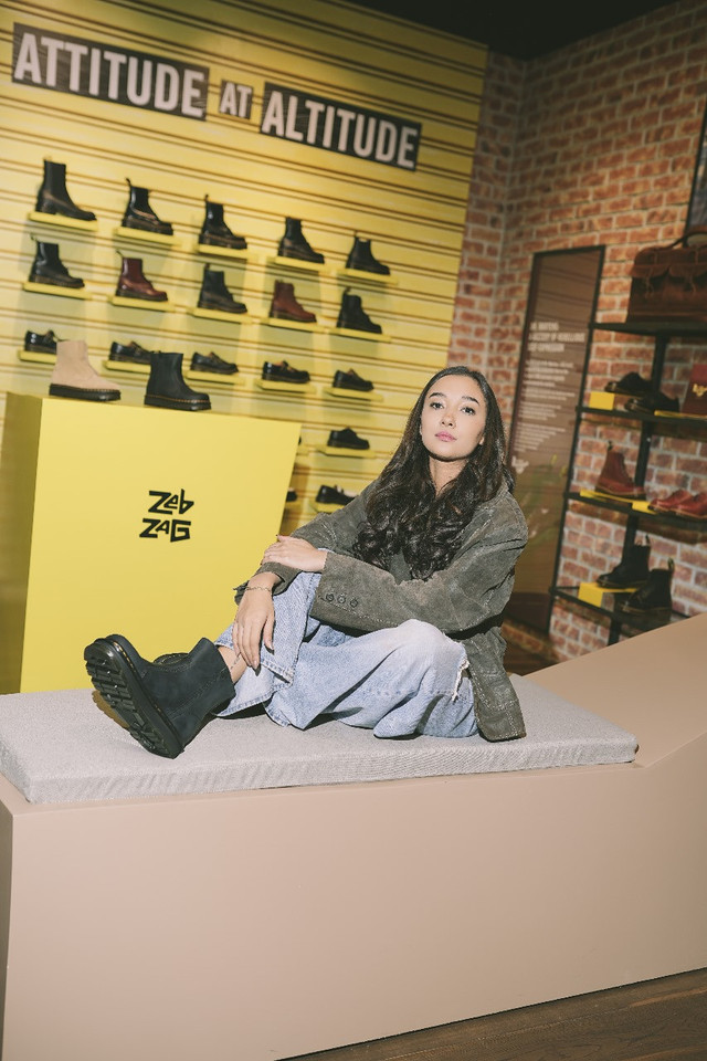 Dr. Martens Luncurkan Koleksi Baru dengan Zebzag Sole yang Super Nyaman. Foto: Dr. Martens