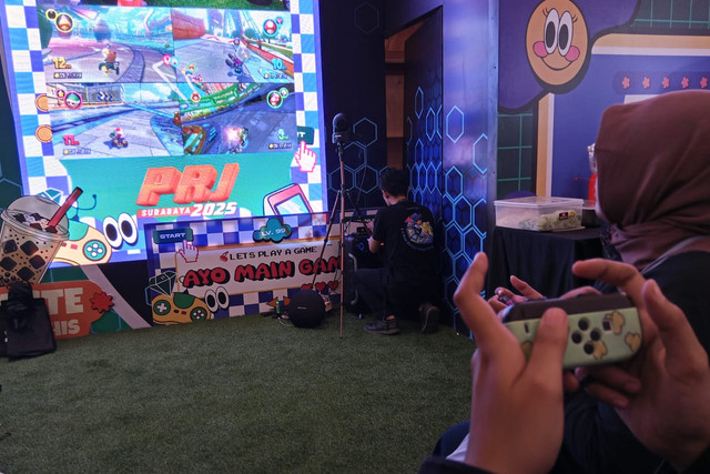 Mabar gim gratis di arena PRJ Surabaya. Foto: Masruroh/Basra