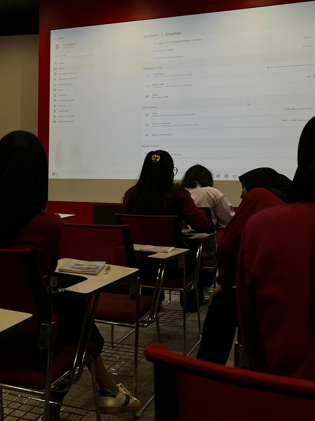 Kunjungan ke perusahaan ini mengajarkan bahwa belajar bukan hanya soal teori, tetapi juga tentang memahami kehidupan. Melalui pengalaman langsung, kami belajar bahwa kerja keras, sikap, dan ketekunan adalah nilai sejati yang membentuk arti sukses sebenarnya. Sumber : Pribadi.