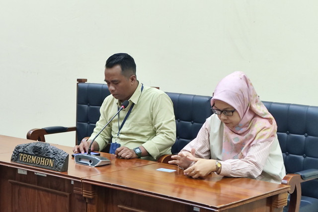 Sidang penyelesaian sengketa informasi terkait data hasil tes wawasan kebangsaan (TWK) KPK di Kantor Komisi Informasi Publik (KIP), Jakarta, Senin (13/10/2025). Foto: Jonathan Devin/kumparan
