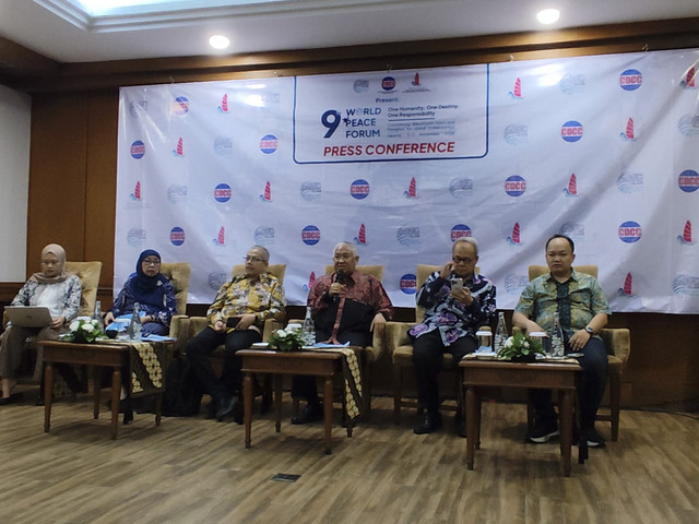 . Konferensi pers World Peace Forum di Hotel Grand Sahid, Jakarta Pusat, pada Senin (13/10/2025). Foto: Rachmadi Rasyad/kumparan